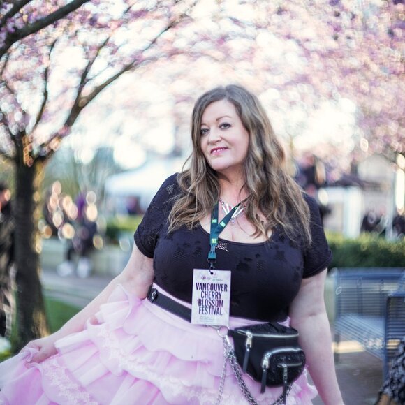 Meet your Posher, Andrea - Picture 1 of 1